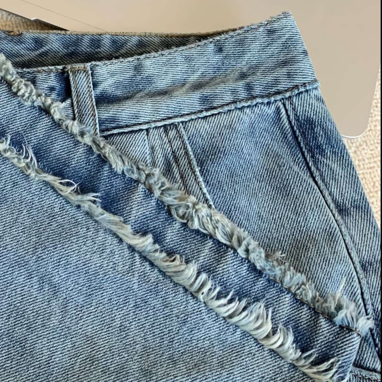 デニムセットアップ 肩紐付きフリンジビスチェ＆ワイドストレートパンツ レトロモダンなフェミカジ2点セット