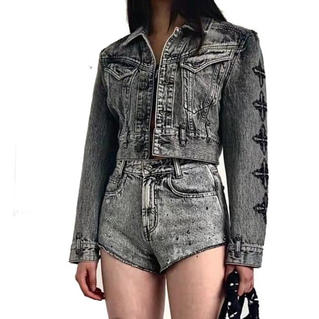 十字刺繍入りデニムショートジャケット×ショートパンツ 着回し抜群 ウォッシュ加工タイトフィットセットアップ（上下別売り）