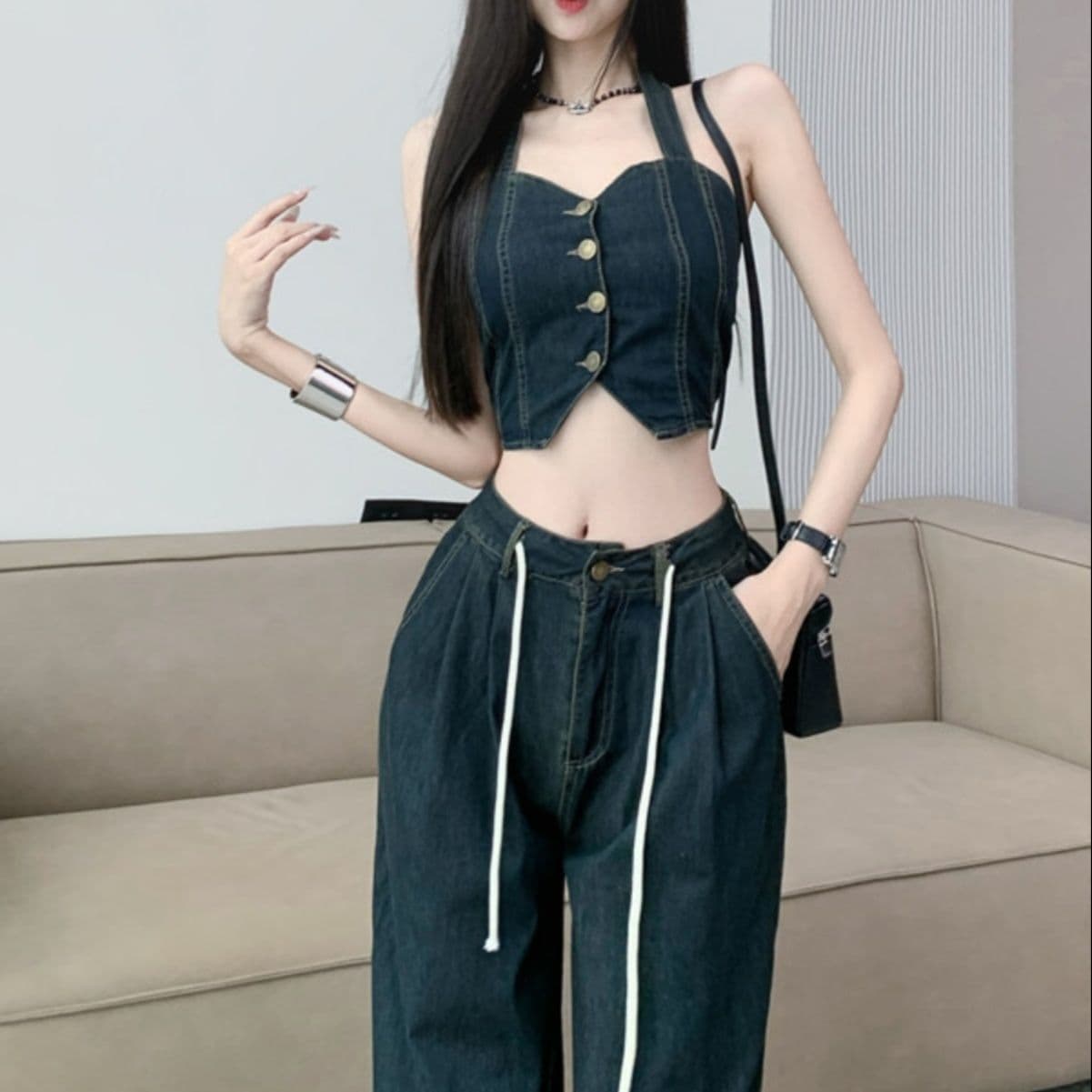 ホルターネックデニムビスチェトップス×ハイウエストワイドストレートパンツ 脚長見えレトロモダンセットアップ