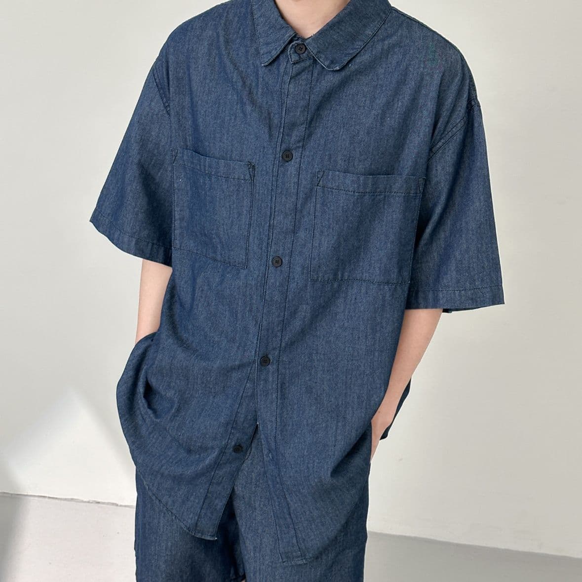 リラックス半袖シャツ×ハーフパンツ メンズ向け 万能クール系 ワークテイスト薄手デニムセットアップ