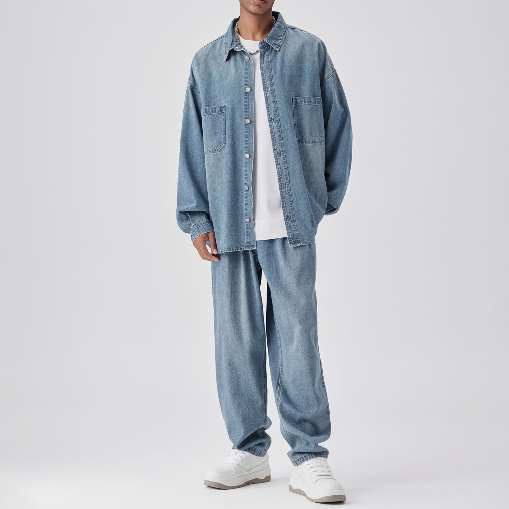 ウォッシュ加工ワイドシルエットデニムシャツ×ワイドパンツ メンズ向け クールカジュアルセットアップ