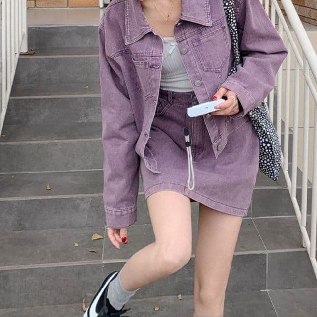 ゆったりデニムジャケット＆Aラインミニスカート 高級感漂う大人の細見えパープルセットアップ