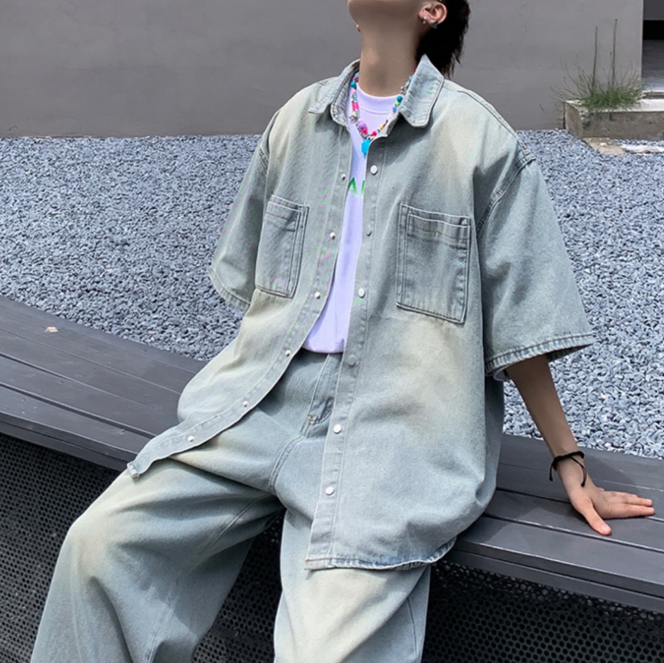 ゆったり半袖デニムシャツ×ワイドパンツ メンズ向け ウォッシュ加工 爽やかカジュアルセットアップ