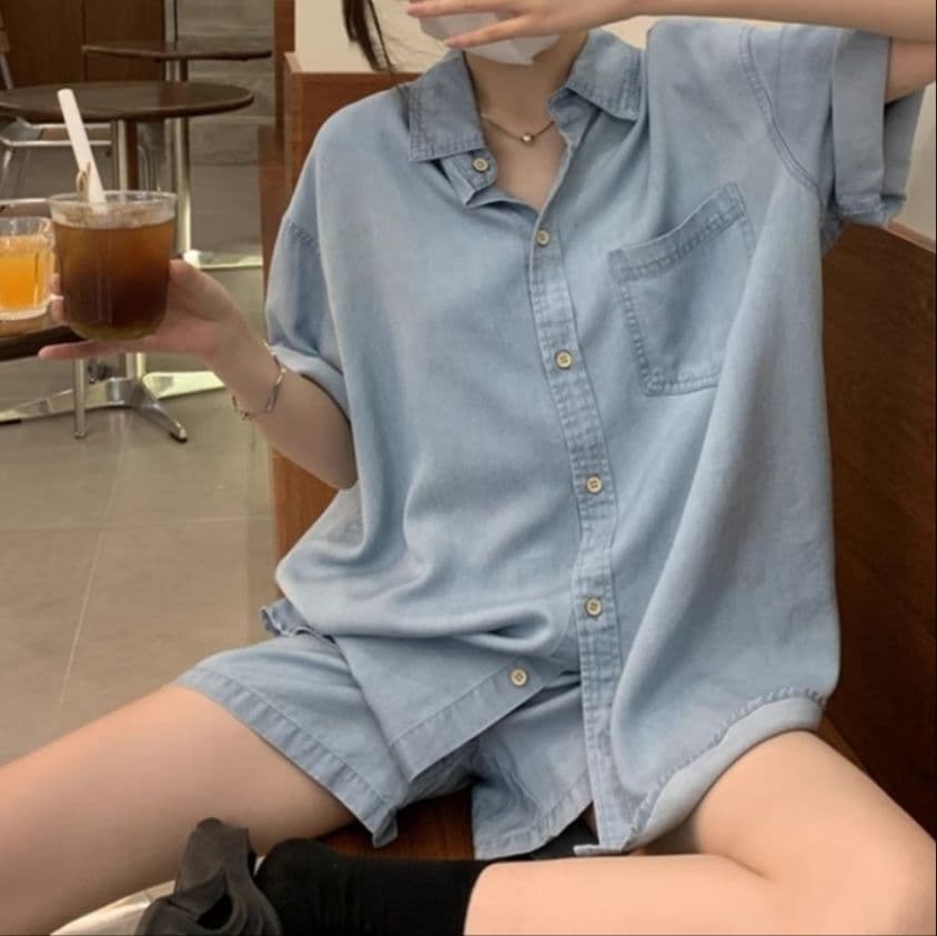 デニムセットアップ 薄手半袖シャツ×ショートパンツ ゆったりカジュアルな夏向け2点セット