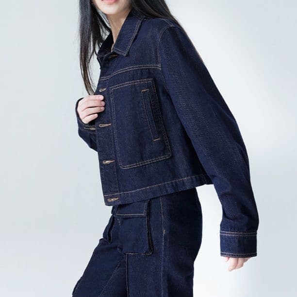 デニムセットアップ ダークブルーショートジャケット×フレアカーゴパンツ きれいめワークテイストコーデセット