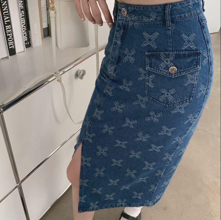 柄入りデニムショートキャミトップス&ハイウエストスリットミディスカート 華奢見え大人ガーリーセットアップ