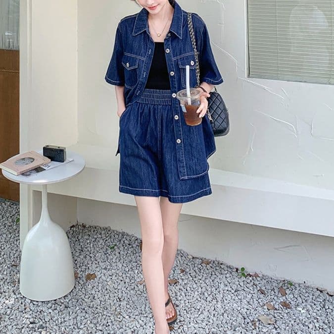 デニムセットアップ 半袖デニムシャツとワイドショートパンツの夏向け濃紺カジュアルツーピースセット