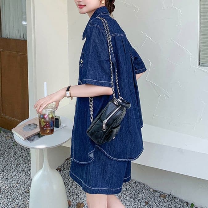 デニムセットアップ 半袖デニムシャツとワイドショートパンツの夏向け濃紺カジュアルツーピースセット