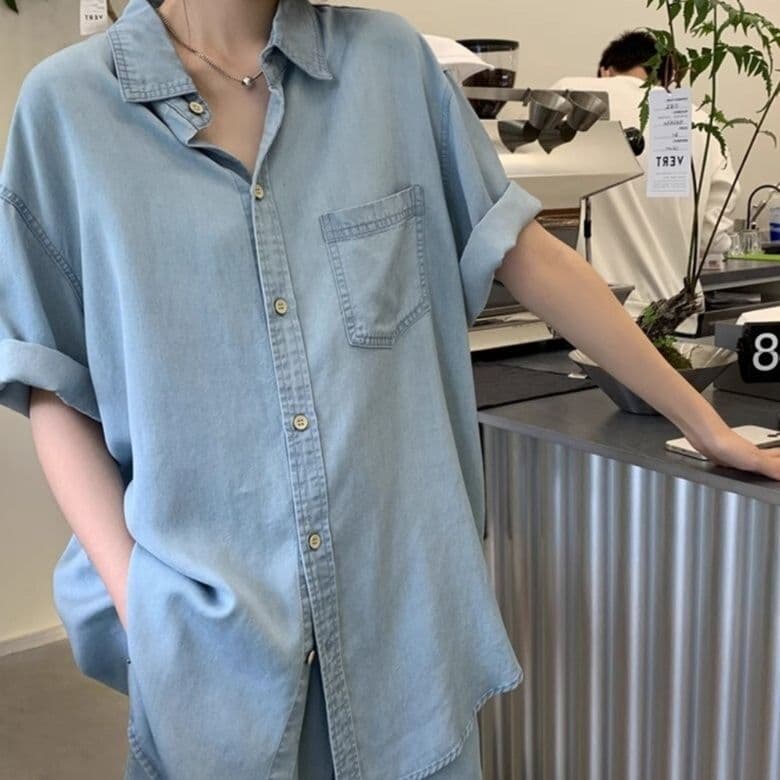 デニムセットアップ 薄手半袖シャツ×ショートパンツ ゆったりカジュアルな夏向け2点セット