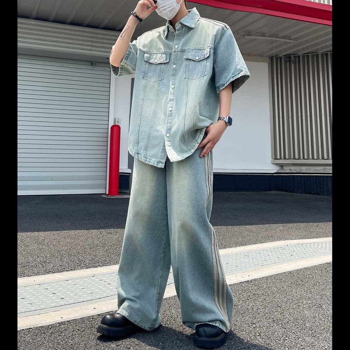 ウォッシュ加工半袖シャツ×ワイドパンツ メンズ向け ストライプ入りデニムセットアップ