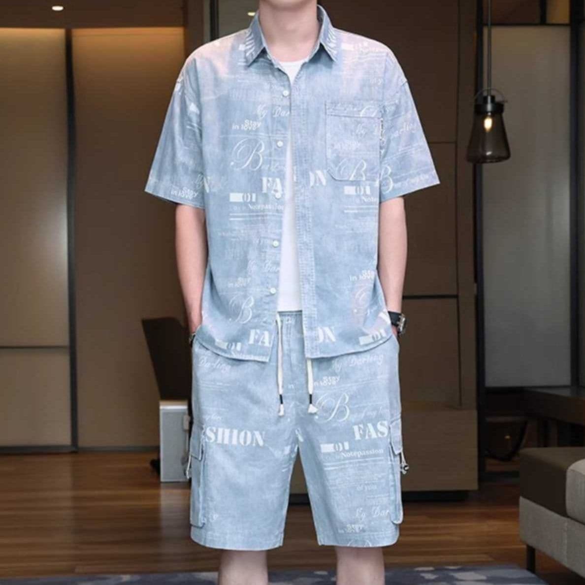 文字柄入りデニム半袖シャツ&ショートパンツ メンズ向け 夏の爽やかセットアップ(上下別売り)