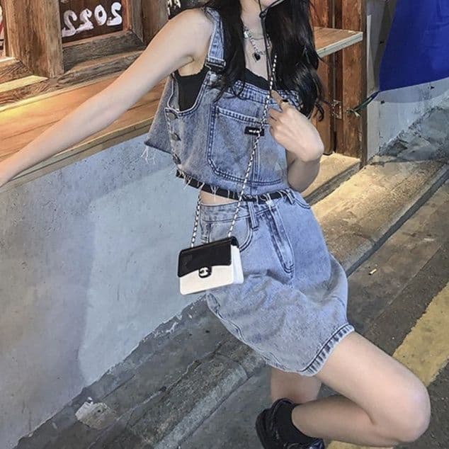 サロペ風クロップド丈ビスチェトップス&デニムミニスカート 香港レトロな夏映え甘辛セットアップ