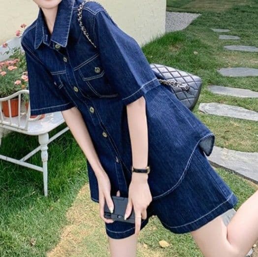 デニムセットアップ 半袖デニムシャツとワイドショートパンツの夏向け濃紺カジュアルツーピースセット