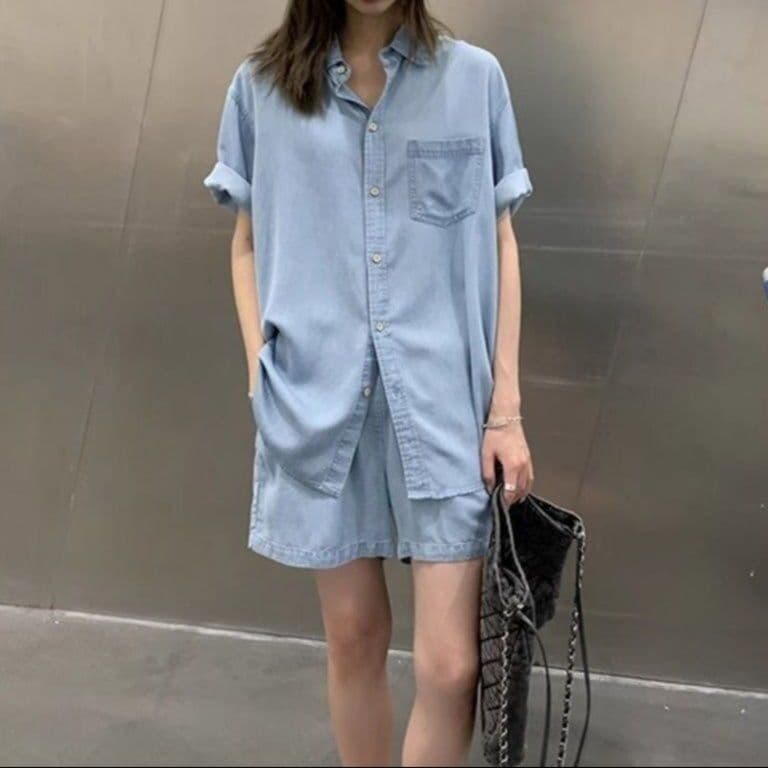 デニムセットアップ 薄手半袖シャツ×ショートパンツ ゆったりカジュアルな夏向け2点セット
