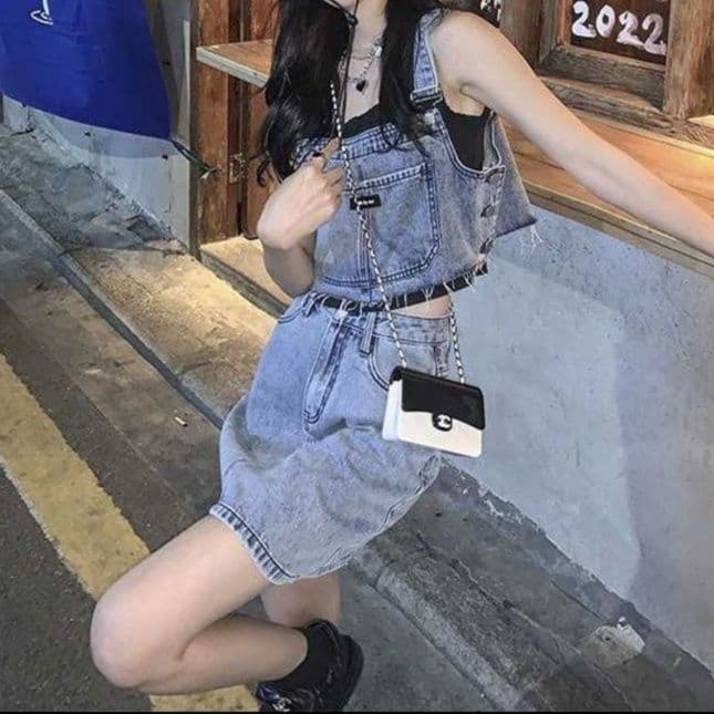 サロペ風クロップド丈ビスチェトップス&デニムミニスカート 香港レトロな夏映え甘辛セットアップ
