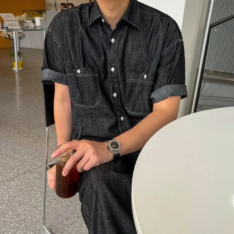 半袖デニムシャツ×ストレートパンツ メンズ向け 上質クラシカルブラックデニムセットアップ